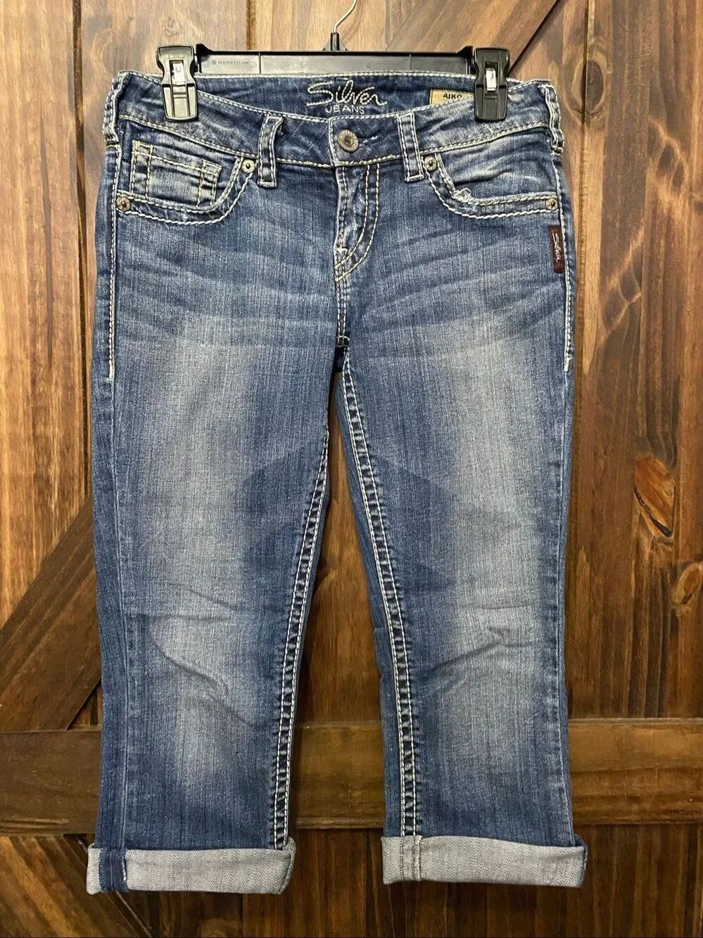 Silver AIKO Capri Mid Rise Jeans Cuffed Embroidered Women’s Size W27